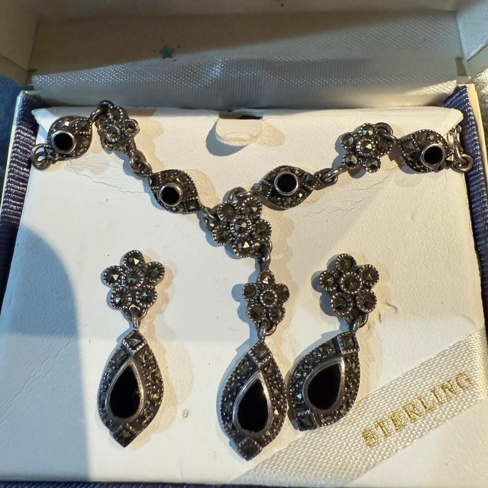VTG  Black Onyx Marquesite Art Deco Sterling Silver Necklace & Earring Set‎ 925